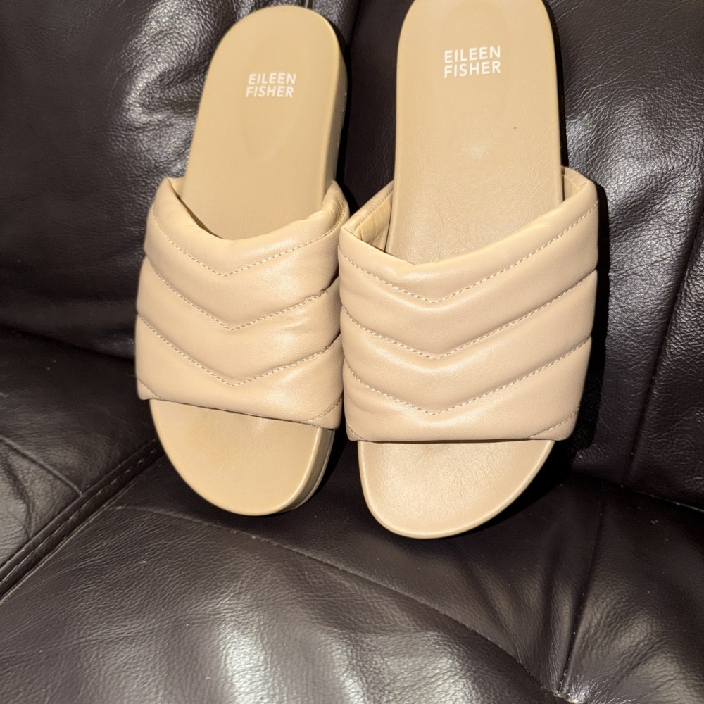 Eileen Fisher Haze Slides‎ Nappa Leather Barley Size 8 Sandals Slip On